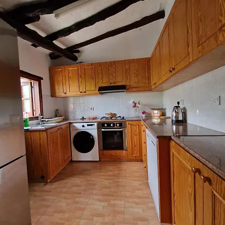 Semesterbostad The Rock House - Beautiful Countryside With Mandarins Oranges And Olive Trees,. Near Limassol At Eptagonia Village. *