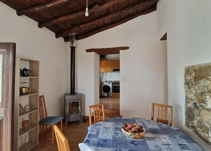 Prázdninový dům The Rock House - Beautiful Countryside With Mandarins Oranges And Olive Trees,. Near Limassol At Eptagonia Village.