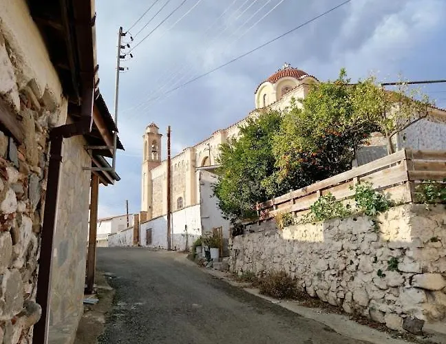 The Rock House - Beautiful Countryside With Mandarins Oranges And Olive Trees,. Near Limassol At Eptagonia Village. *