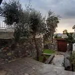 The Rock House - Beautiful Countryside With Mandarins Oranges And Olive Trees,. Near Limassol At Eptagonia Village. Vakantiehuis