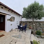 The Rock House - Beautiful Countryside With Mandarins Oranges And Olive Trees,. Near Limassol At Eptagonia Village. Ephtagonia