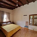 Vakantiehuis The Rock House - Beautiful Countryside With Mandarins Oranges And Olive Trees,. Near Limassol At Eptagonia Village. *