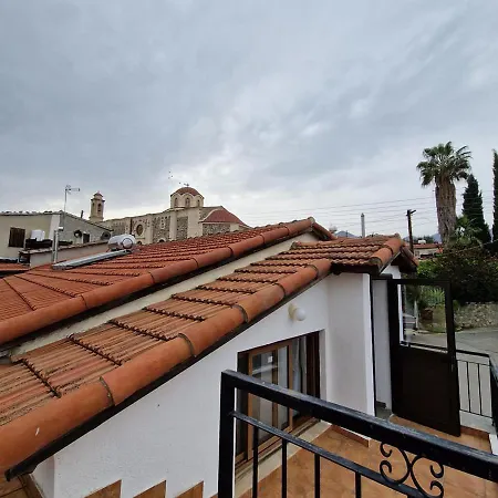 The Rock House - Beautiful Countryside With Mandarins Oranges And Olive Trees,. Near Limassol At Eptagonia Village. Дом отдыха