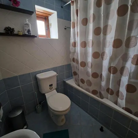 Дом отдыха The Rock House - Beautiful Countryside With Mandarins Oranges And Olive Trees,. Near Limassol At Eptagonia Village. Ephtagonia