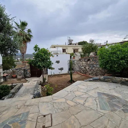 The Rock House: Rustic Retreat In Eptagonia's Citrus Groves Holiday home Ephtagonia