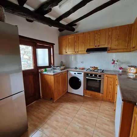 Holiday home The Rock House: Rustic Retreat In Eptagonia's Citrus Groves *