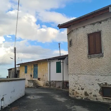 The Rock House - Beautiful Countryside With Mandarins Oranges And Olive Trees,. Near Limassol At Eptagonia Village. 別荘 *