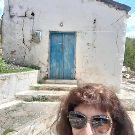 別荘 The Rock House - Beautiful Countryside With Mandarins Oranges And Olive Trees,. Near Limassol At Eptagonia Village. Ephtagonia