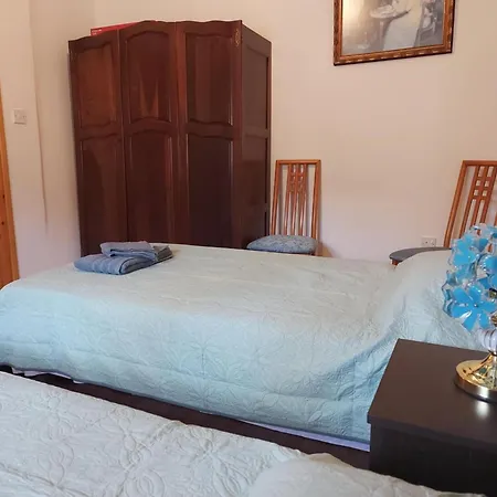 The Rock House - Beautiful Countryside With Mandarins Oranges And Olive Trees,. Near Limassol At Eptagonia Village. Feriehus *