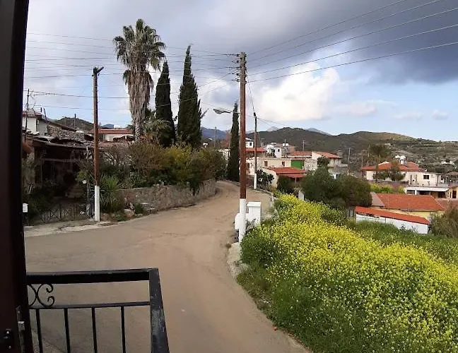 Holiday home The Rock House: Rustic Retreat In Eptagonia's Citrus Groves Ephtagonia