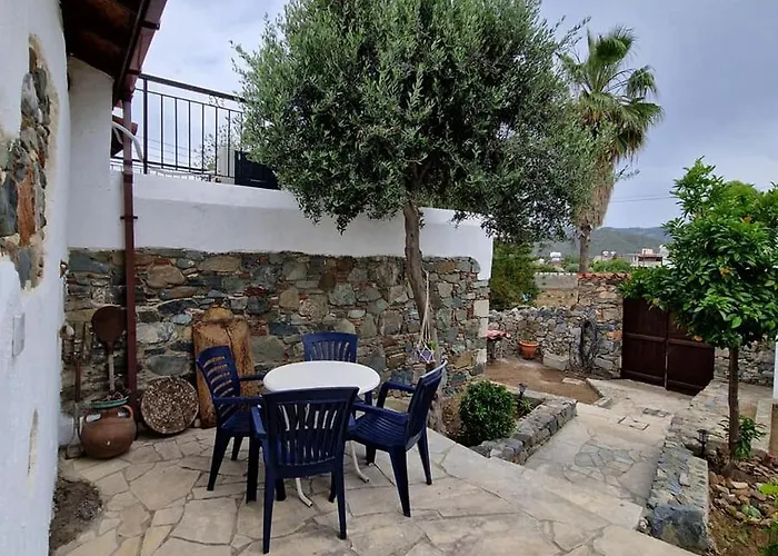The Rock House - Beautiful Countryside With Mandarins Oranges And Olive Trees,. Near Limassol At Eptagonia Village. Semesterbostad
