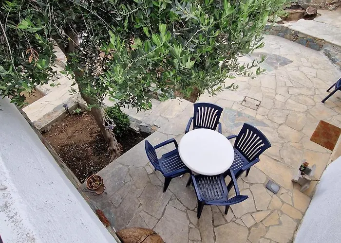 The Rock House - Beautiful Countryside With Mandarins Oranges And Olive Trees,. Near Limassol At Eptagonia Village.