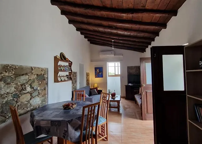 The Rock House - Beautiful Countryside With Mandarins Oranges And Olive Trees,. Near Limassol At Eptagonia Village. Feriehus