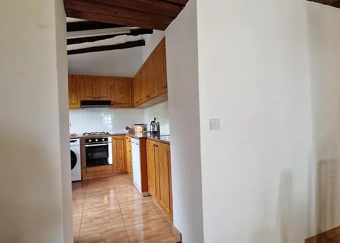 Feriehus The Rock House - Beautiful Countryside With Mandarins Oranges And Olive Trees,. Near Limassol At Eptagonia Village. Ephtagonia