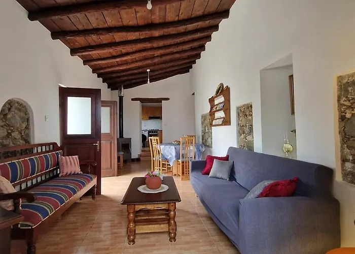 The Rock House - Beautiful Countryside With Mandarins Oranges And Olive Trees,. Near Limassol At Eptagonia Village. Semesterbostad