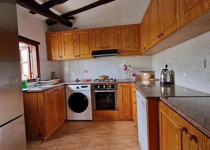 Semesterbostad The Rock House - Beautiful Countryside With Mandarins Oranges And Olive Trees,. Near Limassol At Eptagonia Village. *