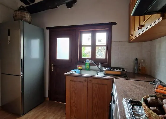 The Rock House - Beautiful Countryside With Mandarins Oranges And Olive Trees,. Near Limassol At Eptagonia Village. Semesterbostad *