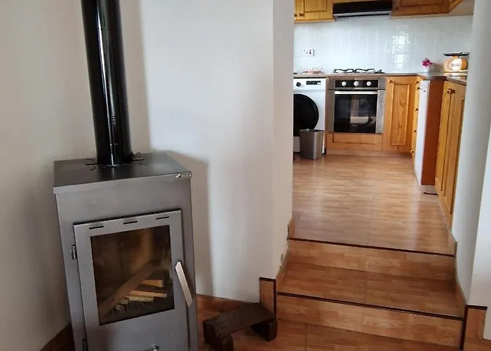 The Rock House - Beautiful Countryside With Mandarins Oranges And Olive Trees,. Near Limassol At Eptagonia Village. Semesterbostad