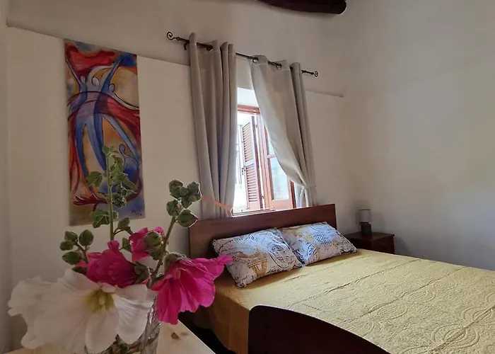 The Rock House - Beautiful Countryside With Mandarins Oranges And Olive Trees,. Near Limassol At Eptagonia Village. Feriehus