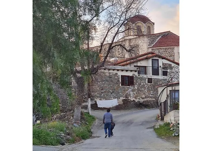 Semesterbostad The Rock House - Beautiful Countryside With Mandarins Oranges And Olive Trees,. Near Limassol At Eptagonia Village. Ephtagonia
