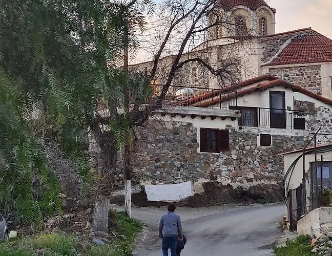 Semesterbostad The Rock House - Beautiful Countryside With Mandarins Oranges And Olive Trees,. Near Limassol At Eptagonia Village. Ephtagonia