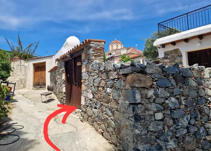 The Rock House - Beautiful Countryside With Mandarins Oranges And Olive Trees,. Near Limassol At Eptagonia Village. Semesterbostad