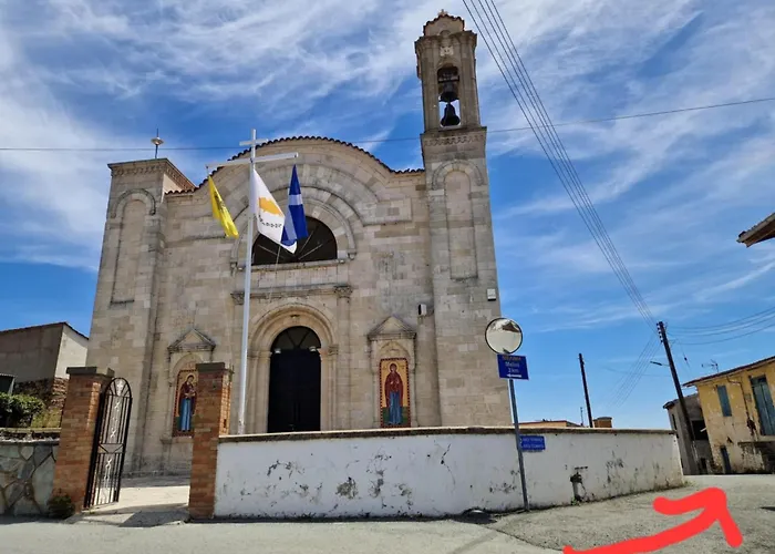 Semesterbostad The Rock House - Beautiful Countryside With Mandarins Oranges And Olive Trees,. Near Limassol At Eptagonia Village. *
